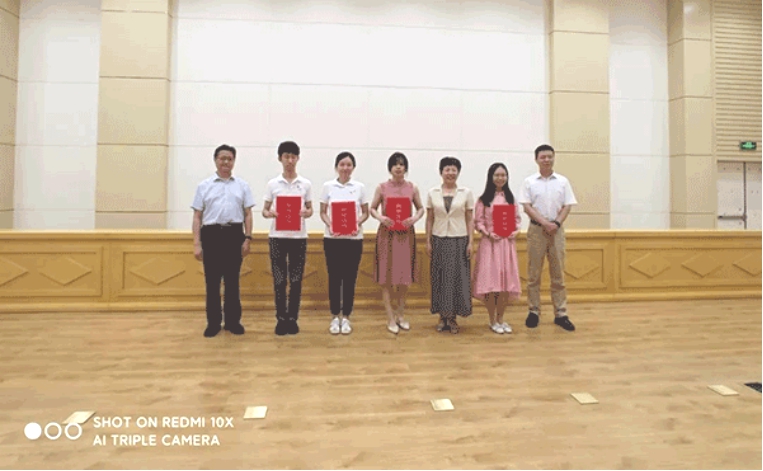图为颁奖现场