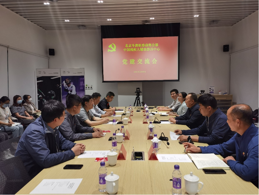 图为活动现场