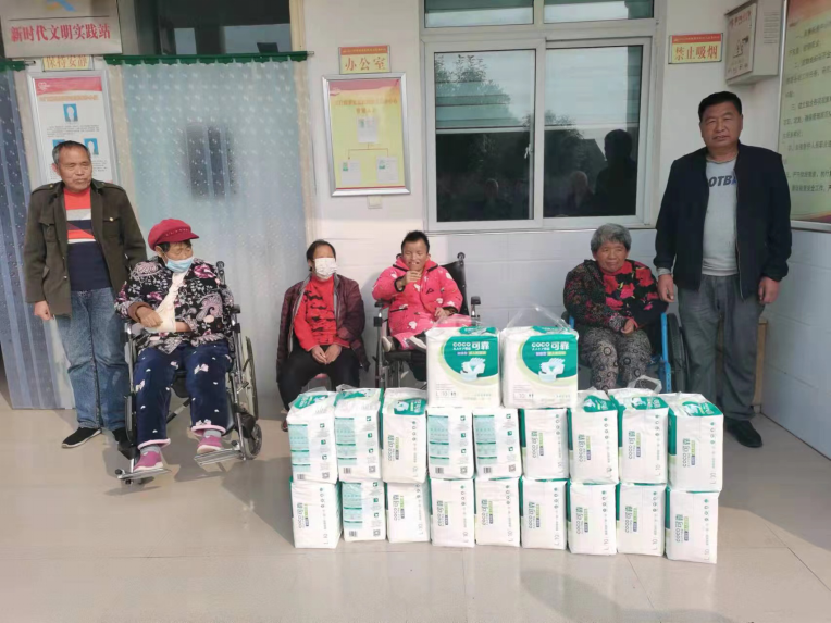 图为捐赠现场