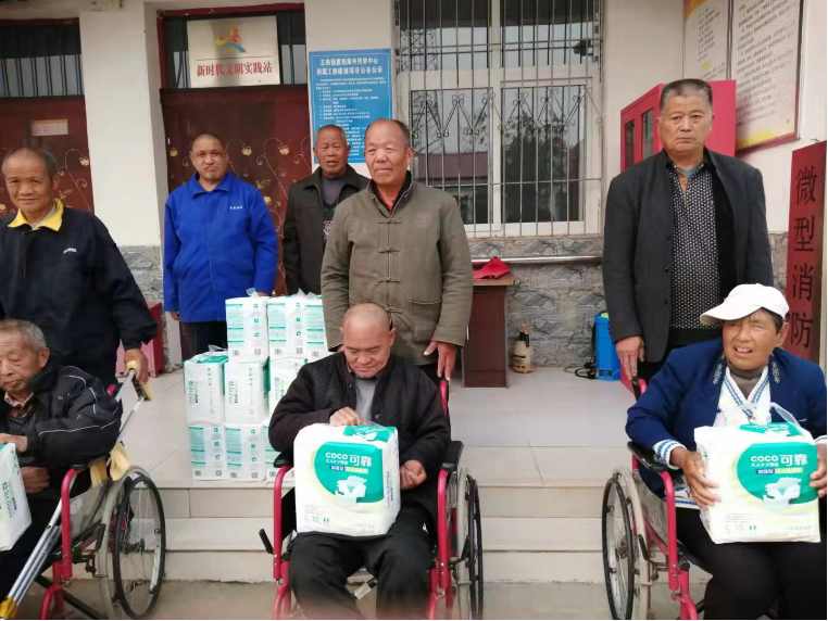 图为捐赠现场